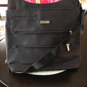 Women baggallini Black Bucket Crossbody Bag.